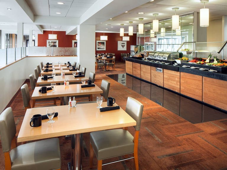 Comfort Restaurant at the Four Points by Sheraton LAX
