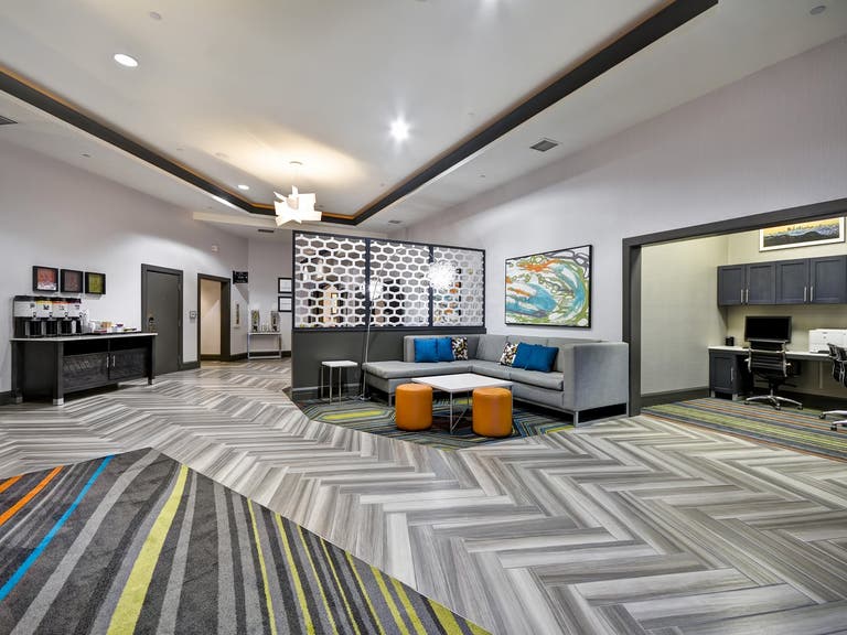 Lobby at Hampton Inn & Suites Los Angeles Burbank Airport