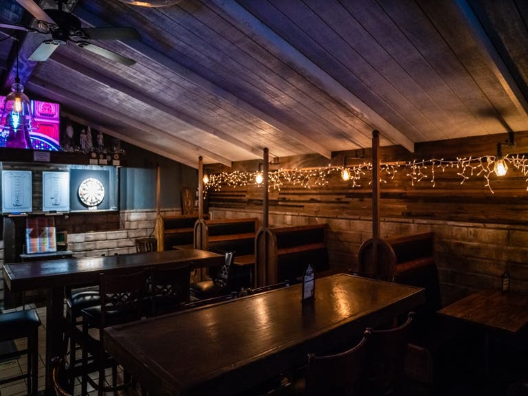 Interior of Residuals Tavern in Studio City