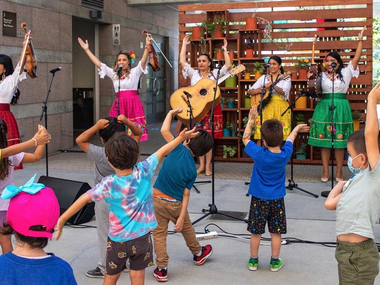 Music Jam in the Amphitheater at Skirball Cultural Center
