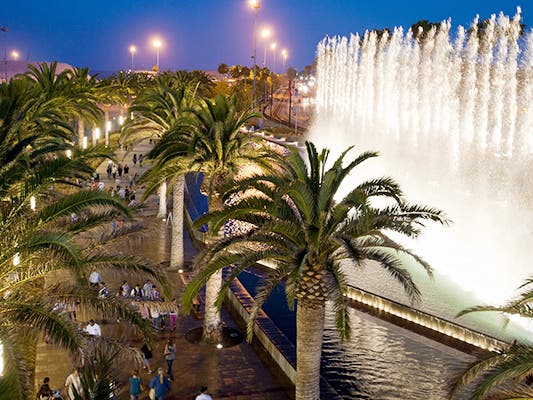 Fanfare Fountains at Gateway Plaza | Photo courtesy of LA Waterfront
